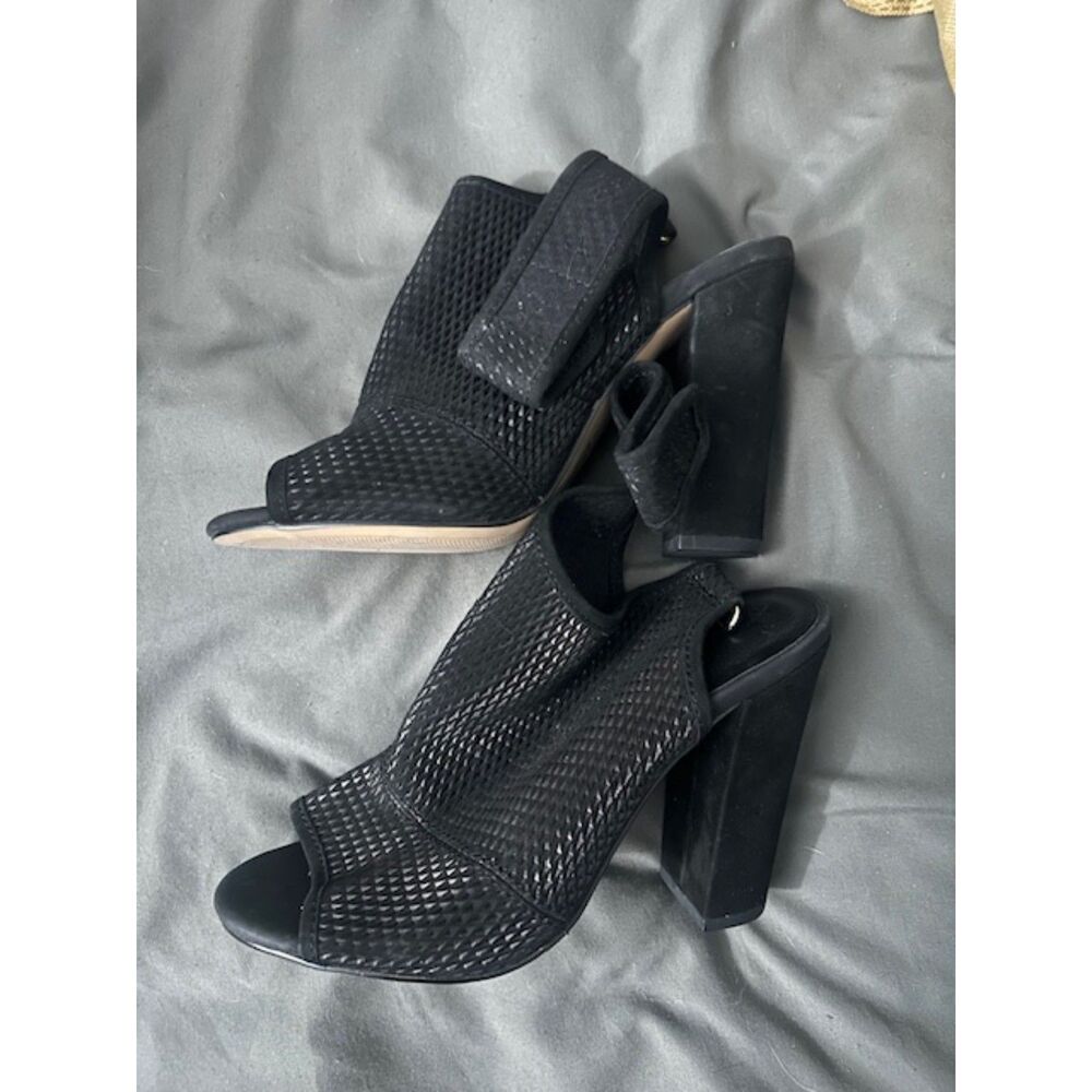 Black ALDO Heals Size 7 *BRAND NEW*